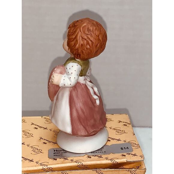 Hallmark 1983 Girl With Heart Heartfelt Wishes Porcelain Figurine Mary Hamilton - Picture 7 of 14
